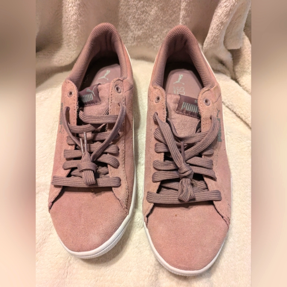 Puma Women's Athletic Shoes in Mauve